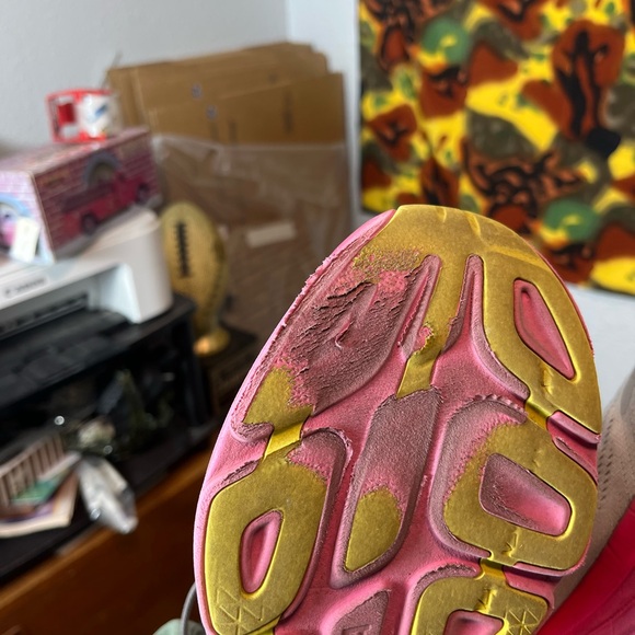 HOKA Womens Bondi 8 'Castlerock Strawberry' Size 8.5 Good Condition NO BOX - Picture 12 of 14